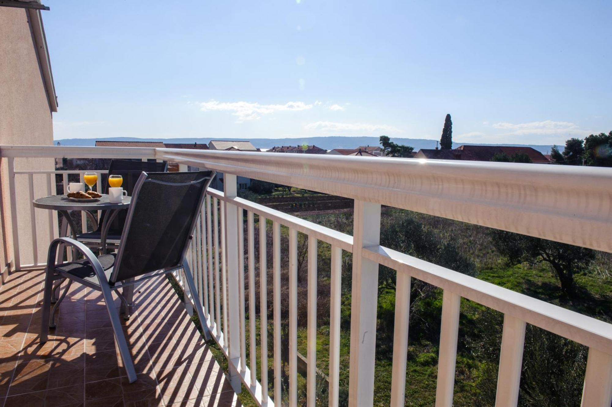 Apartman Sunny Vacay Kastela Exterior photo